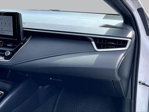Certified 2025 Toyota Corolla SE FWD image 18