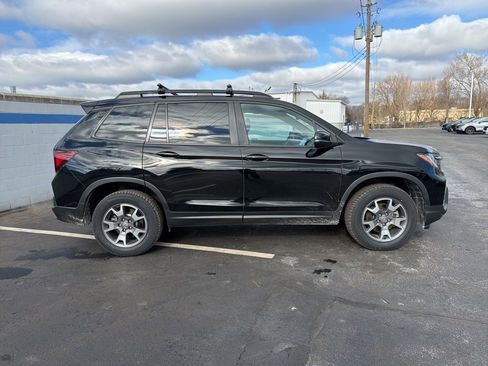 Used 2023 Honda Passport TrailSport image 6