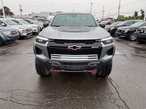 Used 2024 Chevrolet Colorado ZR2 w/ ZR2 Convenience Package III AWD/4WD image 2