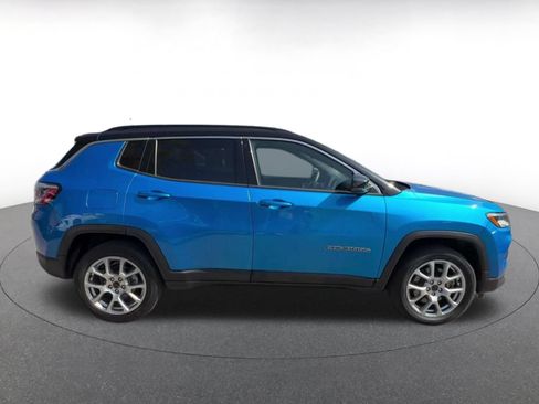 Used 2025 Jeep Compass Limited AWD/4WD image 15