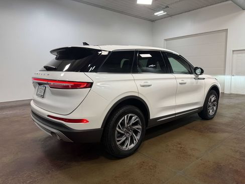Used 2024 Lincoln Corsair AWD image 34