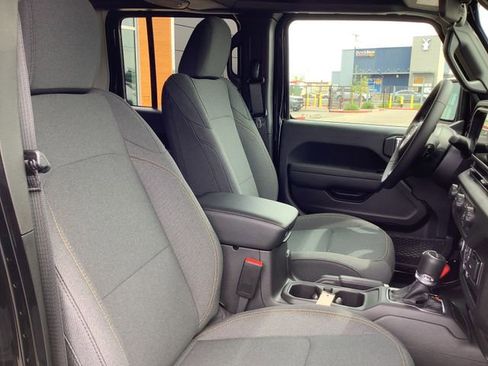 New 2026 Jeep Gladiator Sport image 37