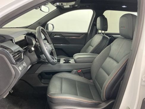Used 2025 GMC Acadia AT4 w/ Luxury Package AWD/4WD image 10