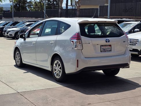 Used 2015 Toyota Prius V Three FWD image 9