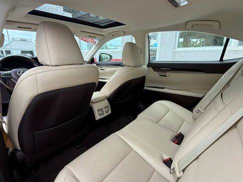 Used 2018 Lexus ES 350 w/ Premier Package FWD image 9