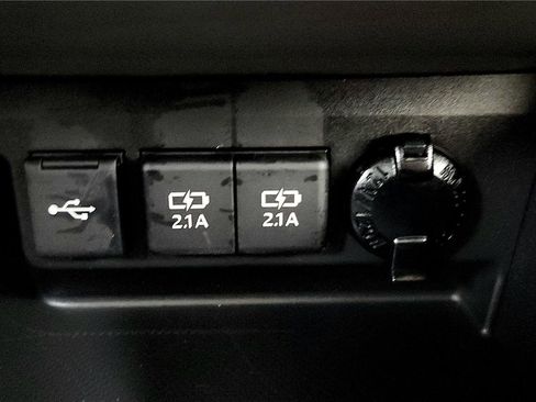 Certified 2021 Toyota Highlander XLE image 48