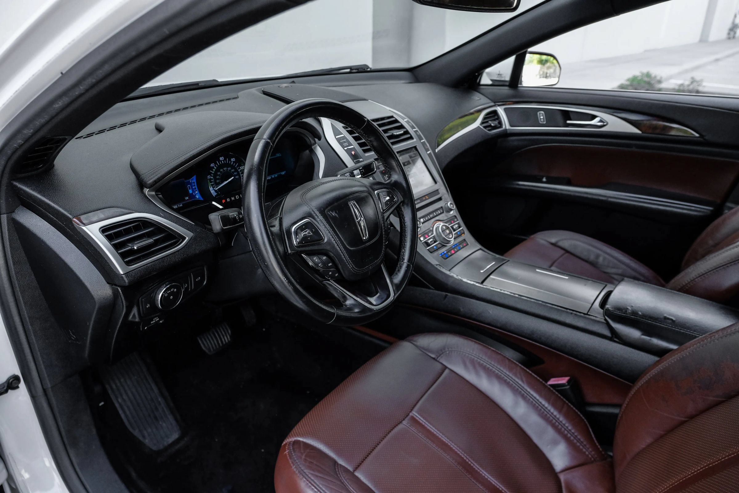 Used 2017 Lincoln MKZ Reserve FWD image 18