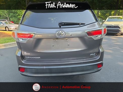 Used 2015 Toyota Highlander XLE FWD image 10