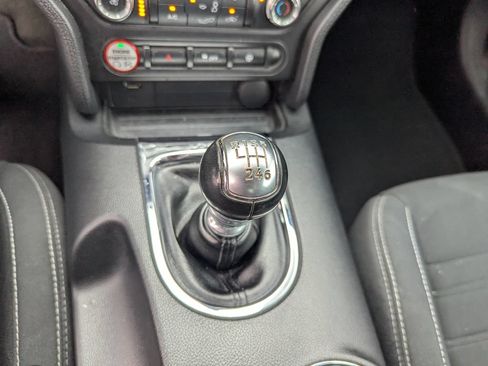Used 2017 Ford Mustang Coupe RWD image 19