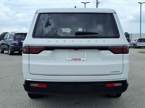 Used 2024 Jeep Wagoneer L Series II w/ Flexible Seating Group AWD/4WD image 27