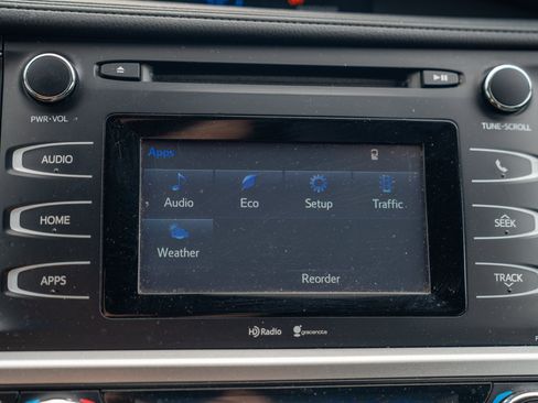 Used 2014 Toyota Highlander Plus FWD image 15