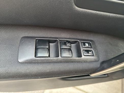 Used 2011 Nissan Rogue SV w/ Premium Pkg image 25