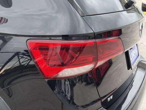 Certified 2022 Volkswagen Taos SE FWD image 8