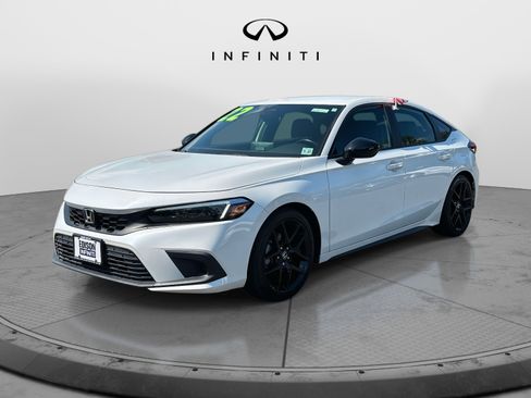 Used 2022 Honda Civic Sport image 2