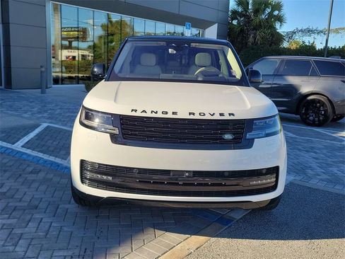 Used 2023 Land Rover Range Rover SE image 8