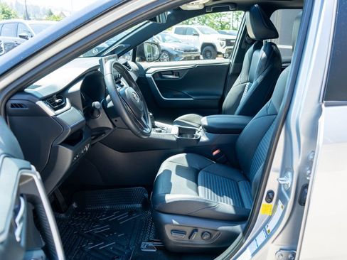Used 2021 Toyota RAV4 XSE AWD/4WD image 11