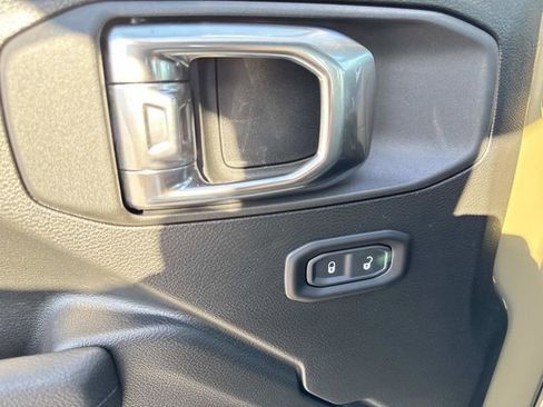 New 2026 Jeep Gladiator Sport image 18