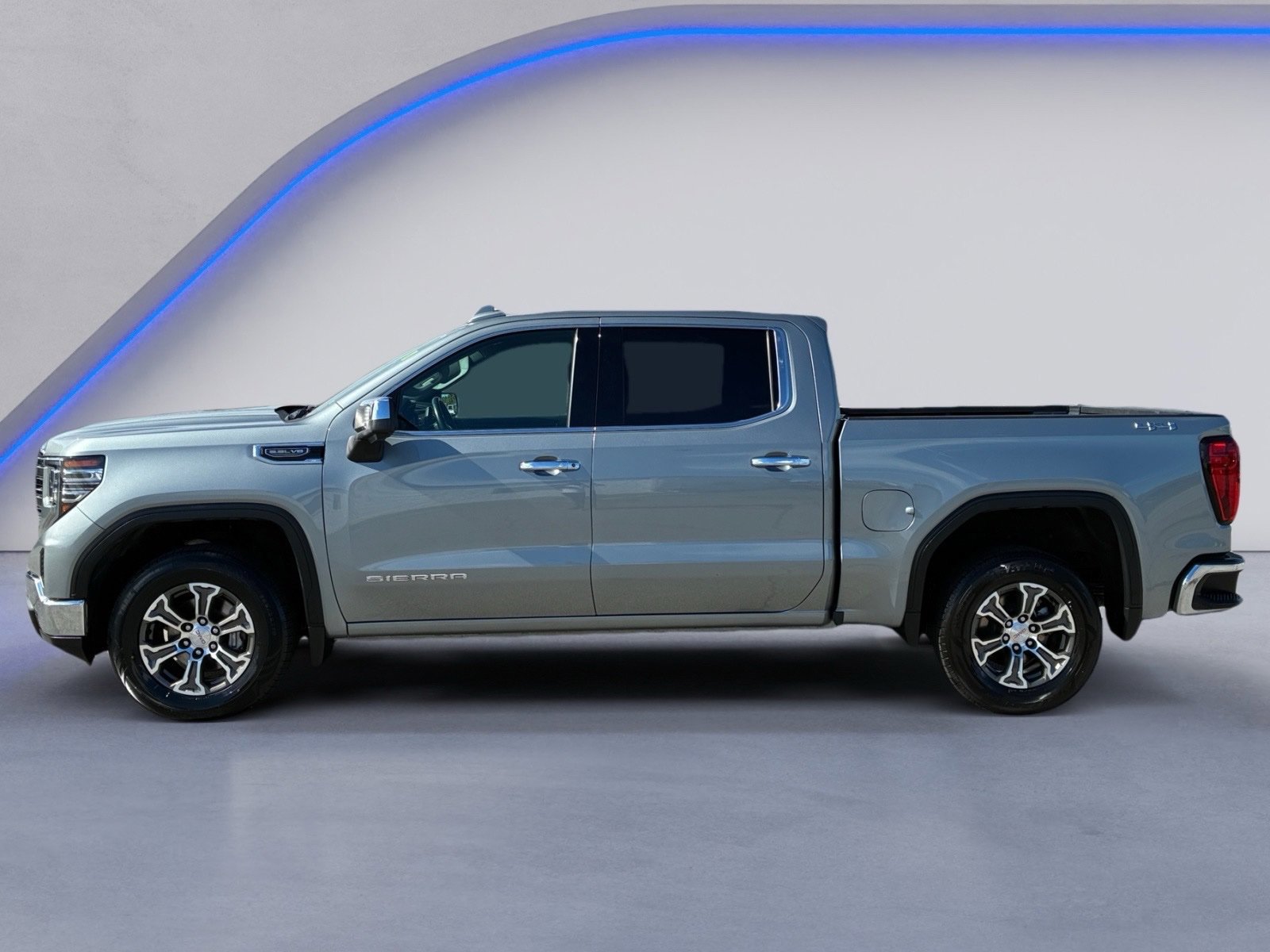 Used 2025 GMC Sierra 1500 SLT AWD/4WD image 6