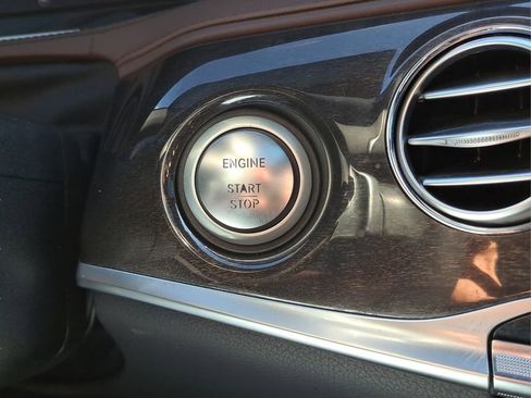 Used 2017 Mercedes-Benz S 550 Sedan image 29