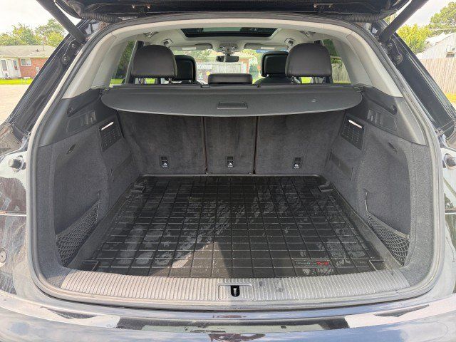 Used 2018 Audi Q5 2.0T Premium Plus w/ Premium Plus Package AWD/4WD image 16