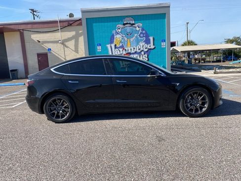 Used 2019 Tesla Model 3 image 2