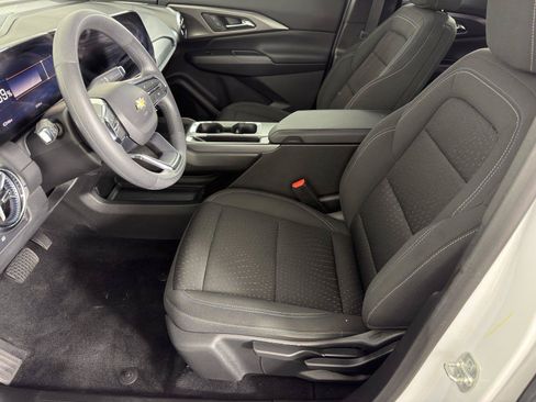 Certified 2025 Chevrolet Equinox EV LT FWD image 7