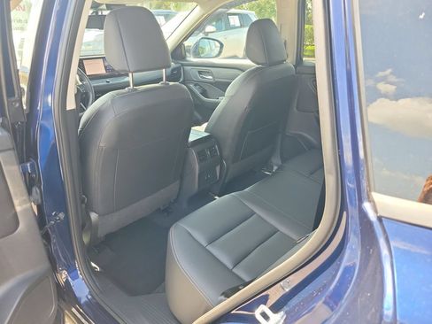 Certified 2024 Nissan Rogue SL FWD image 10