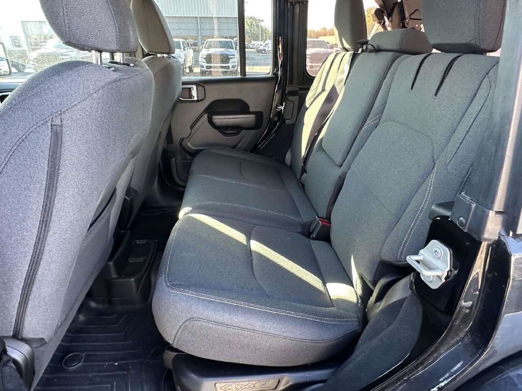 Used 2024 Jeep Wrangler Unlimited w/ Convenience Group AWD/4WD image 12
