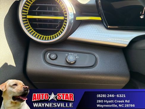 New 2025 Chevrolet Trax LT w/ Driver Confidence Package image 17