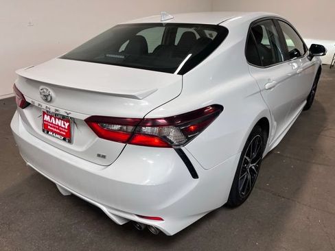 Used 2023 Toyota Camry SE FWD image 3