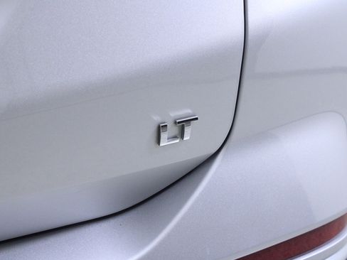 Used 2018 Chevrolet Equinox LT image 9