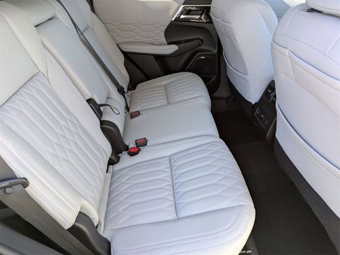 New 2025 Mitsubishi Outlander SEL image 31