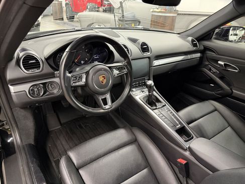 Used 2018 Porsche 718 Cayman RWD image 7