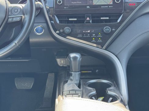 Used 2022 Toyota Camry XSE w/ Navigation Upgrade Package FWD image 15