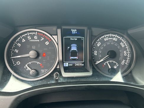 Used 2023 Toyota Tacoma TRD Off-Road image 23