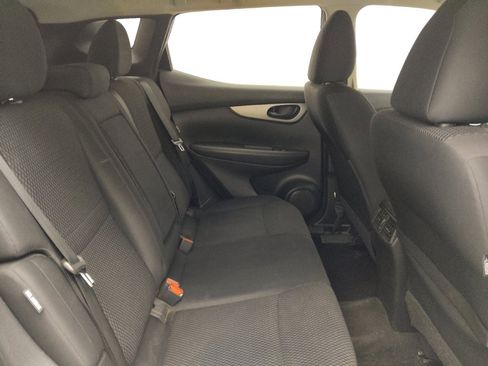 Used 2020 Nissan Rogue Sport S image 19