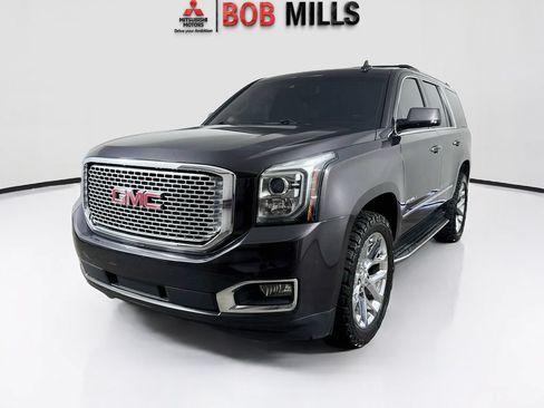 Used 2017 GMC Yukon Denali w/ Open Road Package AWD/4WD image 3