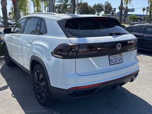 Used 2024 Volkswagen Atlas Cross Sport SE image 4
