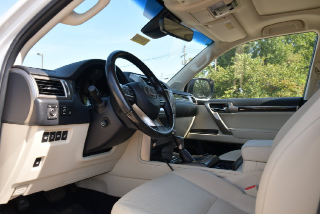 Used 2021 Lexus GX 460 Premium w/ Premium Package AWD/4WD image 14