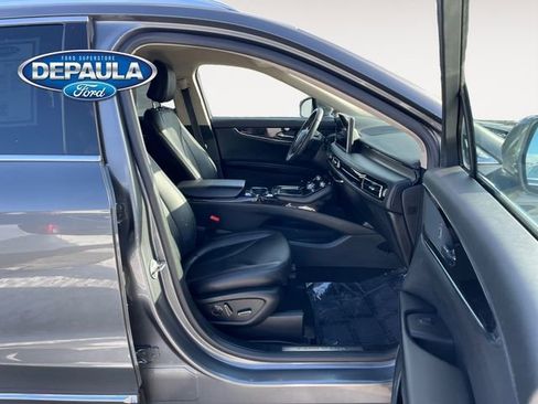 Used 2022 Lincoln Nautilus AWD w/ Premium Package image 19