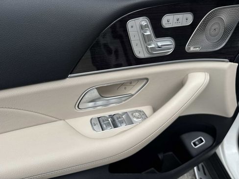 Used 2022 Mercedes-Benz GLS 580 4MATIC image 21