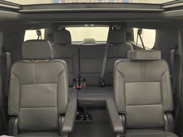 Used 2023 Chevrolet Suburban RST w/ Luxury Package AWD/4WD image 21