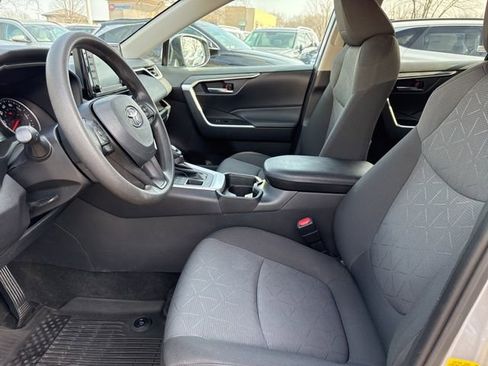 Used 2021 Toyota RAV4 XLE image 17