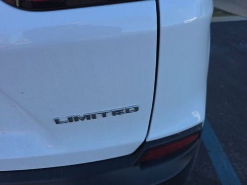 Used 2020 Jeep Cherokee Limited image 9