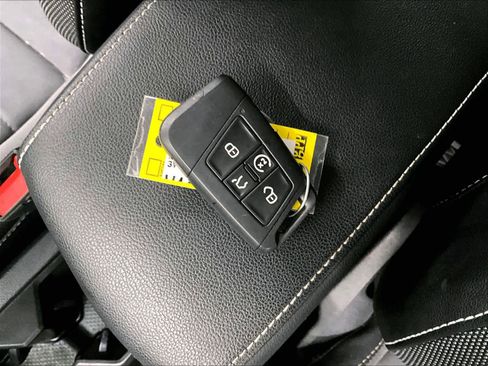 Used 2022 Volkswagen Taos SE image 14