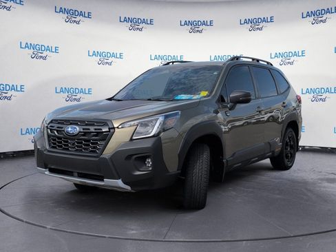 Used 2025 Subaru Forester Wilderness w/ Convenience Package AWD/4WD image 11