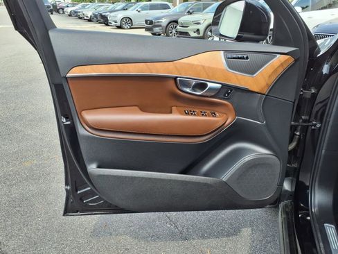 Certified 2025 Volvo XC90 B5 Plus image 9