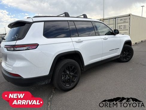 Used 2024 Jeep Grand Cherokee L Laredo AWD/4WD image 12