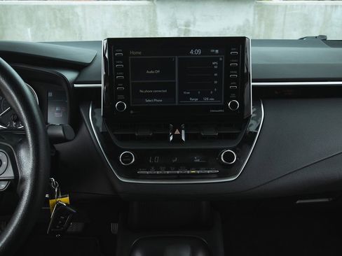 Used 2021 Toyota Corolla LE w/ Carpet Mat Package (TMS) image 25