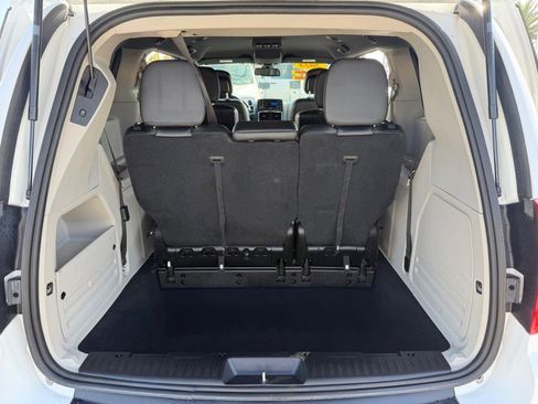 Used 2018 Dodge Grand Caravan SXT image 47